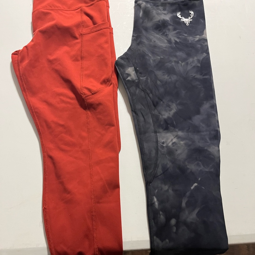 2- XL Leggings Buckedup & Yoga licious